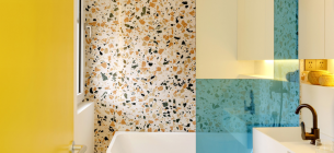 40 Inspirasi Desain Kamar Mandi Berwarna Yang Keren